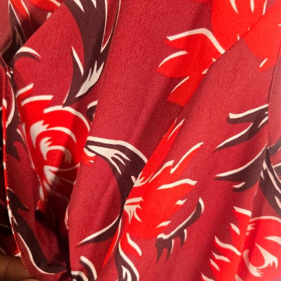 M TALBOTS Burgundy Red Floral Sleeveless Top Blouse Women Size 6 Side Zip V Neck - Picture 4 of 10